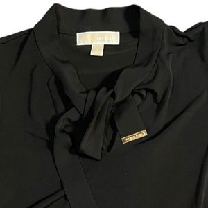 Michael Kors Black Gold v-neck sleeveless top blouse